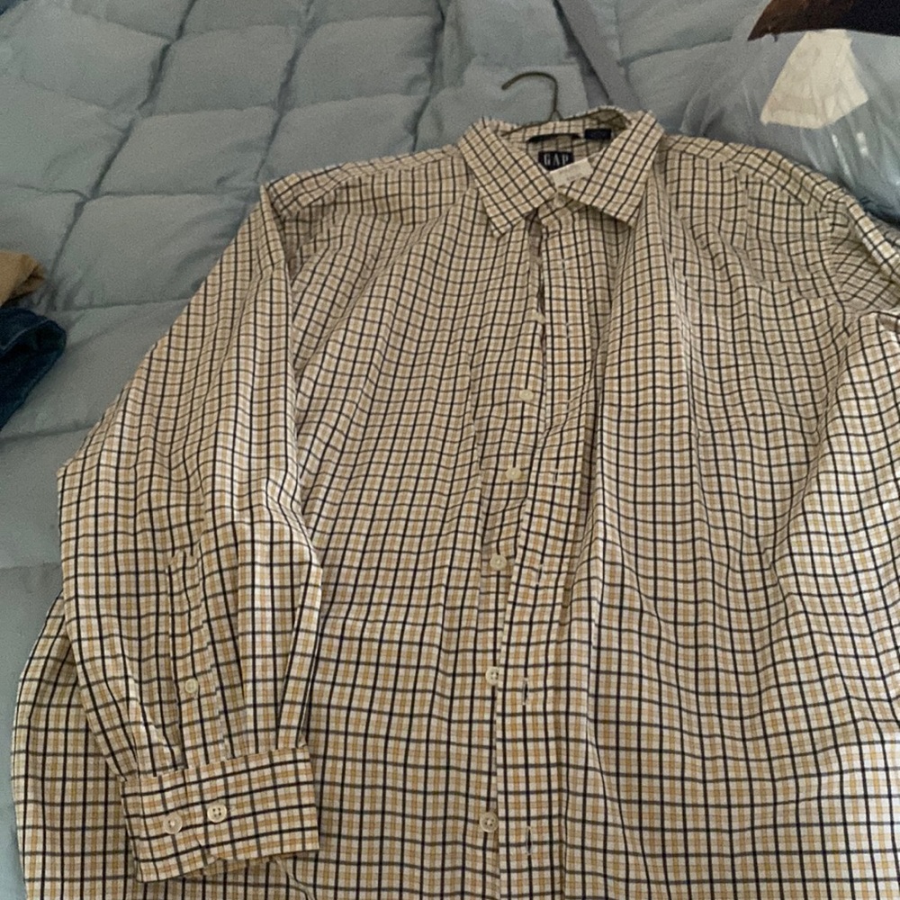 Gap button down